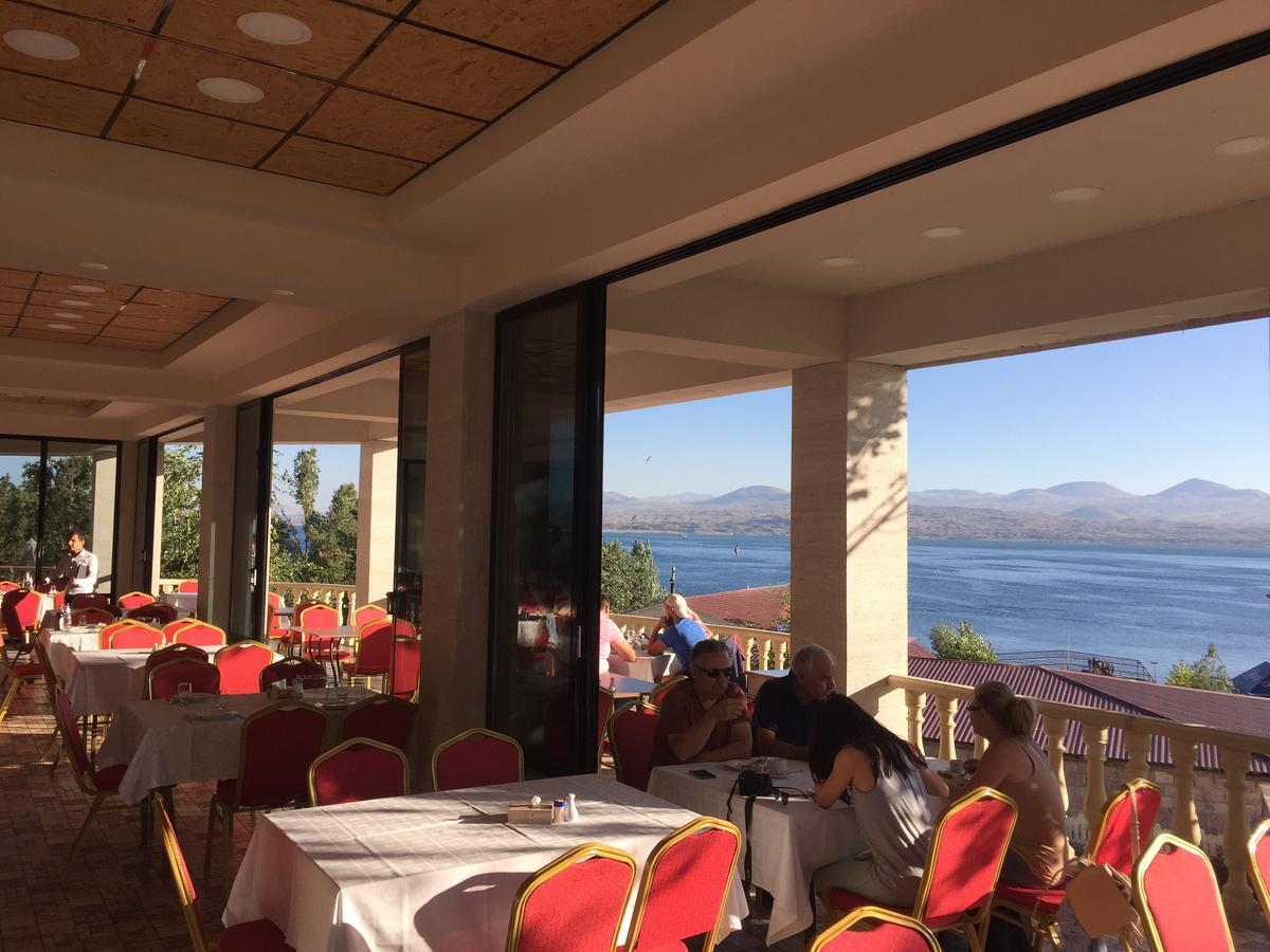 Hotel Ashot Erkat Szevan Kültér fotó